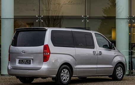 Hyundai Grand Starex Grand Starex I рестайлинг 2, 2015 год, 1 495 000 рублей, 6 фотография