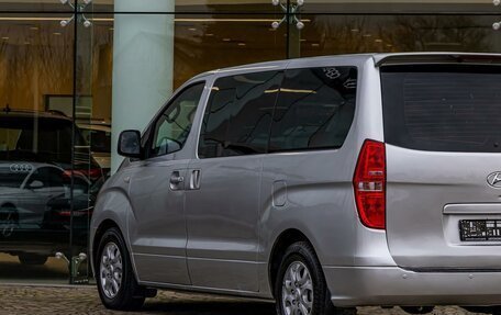 Hyundai Grand Starex Grand Starex I рестайлинг 2, 2015 год, 1 495 000 рублей, 9 фотография
