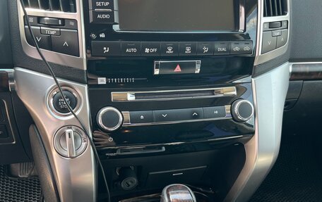 Toyota Land Cruiser 200, 2014 год, 4 100 000 рублей, 8 фотография