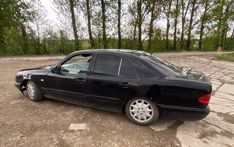 Mercedes-Benz E-Класс, 1996 год, 229 999 рублей, 4 фотография