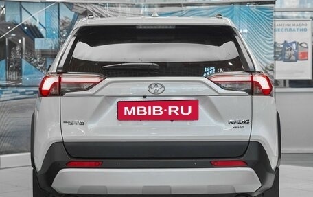 Toyota RAV4, 2024 год, 3 649 000 рублей, 5 фотография