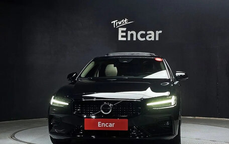 Volvo S60 III, 2023 год, 4 700 000 рублей, 2 фотография