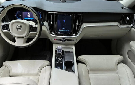 Volvo S60 III, 2023 год, 4 700 000 рублей, 6 фотография