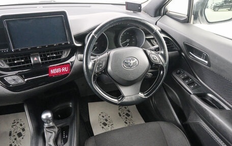 Toyota C-HR I рестайлинг, 2018 год, 1 899 000 рублей, 9 фотография