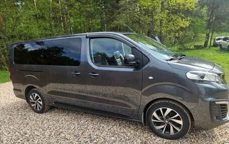Peugeot Traveller I, 2018 год, 3 300 000 рублей, 2 фотография