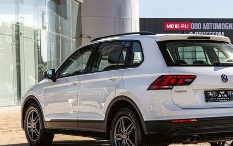 Volkswagen Tiguan II, 2020 год, 2 395 000 рублей, 8 фотография