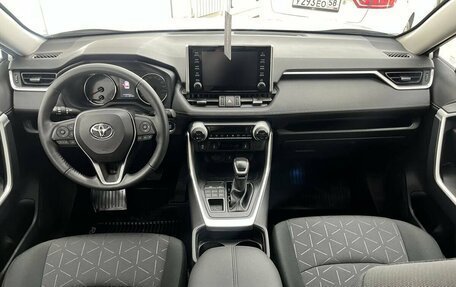 Toyota RAV4, 2021 год, 4 197 000 рублей, 10 фотография