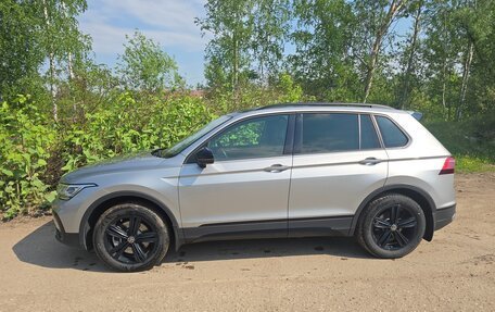 Volkswagen Tiguan II, 2021 год, 3 650 000 рублей, 2 фотография