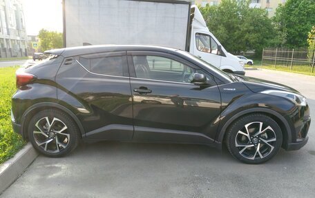Toyota C-HR I рестайлинг, 2017 год, 1 990 000 рублей, 7 фотография