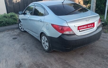 Hyundai Solaris II рестайлинг, 2011 год, 540 000 рублей, 2 фотография