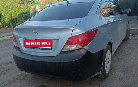 Hyundai Solaris II рестайлинг, 2011 год, 540 000 рублей, 3 фотография