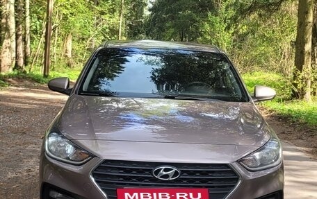 Hyundai Solaris II рестайлинг, 2018 год, 1 035 000 рублей, 3 фотография