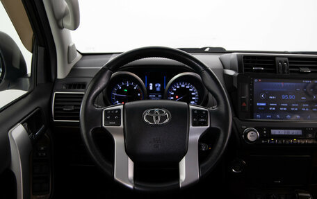 Toyota Land Cruiser Prado 150 рестайлинг 2, 2016 год, 3 099 000 рублей, 10 фотография