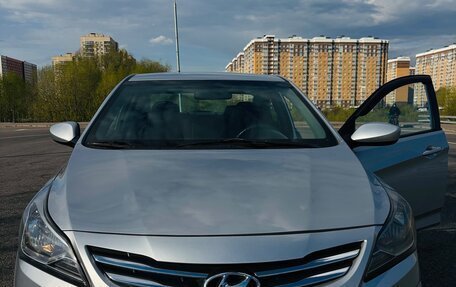 Hyundai Solaris II рестайлинг, 2016 год, 900 000 рублей, 1 фотография