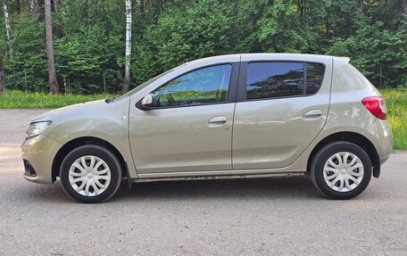 Renault Sandero II рестайлинг, 2015 год, 750 000 рублей, 2 фотография
