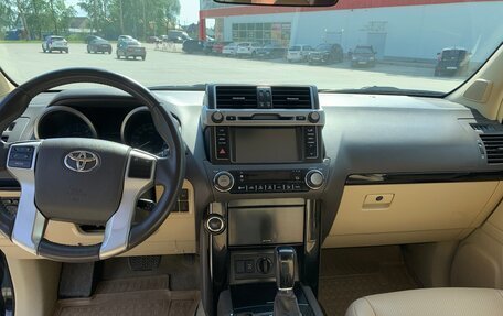 Toyota Land Cruiser Prado 150 рестайлинг 2, 2016 год, 3 900 000 рублей, 5 фотография