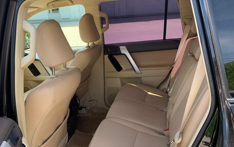 Toyota Land Cruiser Prado 150 рестайлинг 2, 2016 год, 3 900 000 рублей, 6 фотография