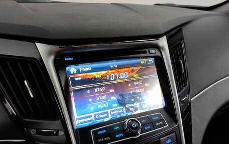 Hyundai Sonata VI, 2010 год, 999 000 рублей, 14 фотография