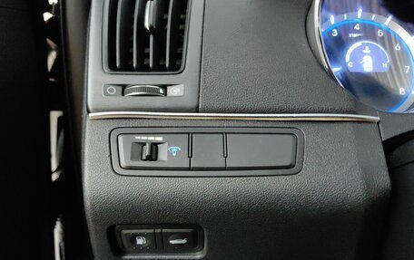 Hyundai Sonata VI, 2010 год, 999 000 рублей, 22 фотография