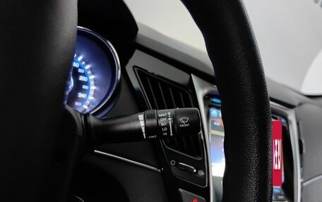 Hyundai Sonata VI, 2010 год, 999 000 рублей, 21 фотография