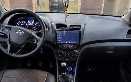 Hyundai Solaris II рестайлинг, 2012 год, 680 000 рублей, 5 фотография