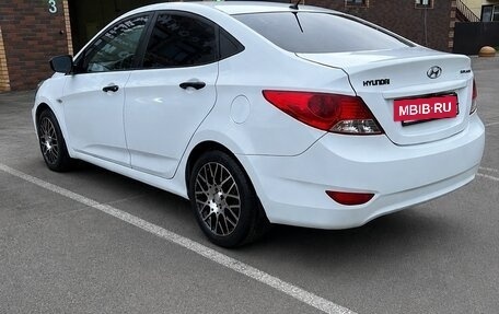 Hyundai Solaris II рестайлинг, 2012 год, 680 000 рублей, 3 фотография