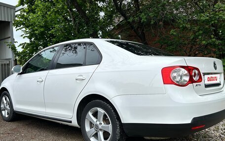 Volkswagen Jetta VI, 2010 год, 695 000 рублей, 5 фотография