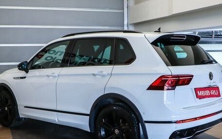 Volkswagen Tiguan II, 2022 год, 3 749 000 рублей, 6 фотография