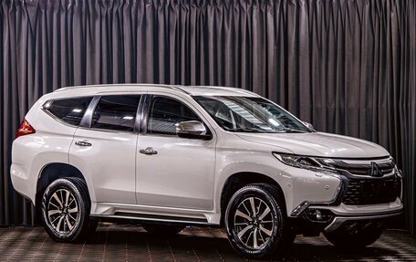 Mitsubishi Pajero Sport III рестайлинг, 2019 год, 2 795 000 рублей, 3 фотография