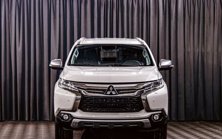 Mitsubishi Pajero Sport III рестайлинг, 2019 год, 2 795 000 рублей, 2 фотография