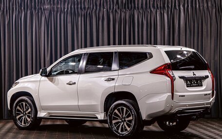 Mitsubishi Pajero Sport III рестайлинг, 2019 год, 2 795 000 рублей, 4 фотография