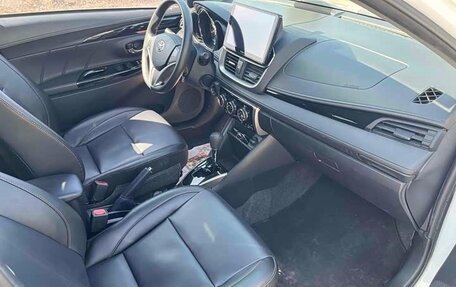 Toyota Yaris XP150 рестайлинг, 2022 год, 1 430 000 рублей, 10 фотография