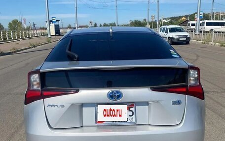 Toyota Prius IV XW50, 2019 год, 2 100 000 рублей, 5 фотография