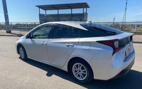 Toyota Prius IV XW50, 2019 год, 2 100 000 рублей, 8 фотография