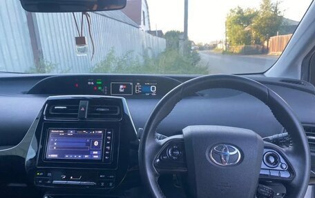 Toyota Prius IV XW50, 2019 год, 2 100 000 рублей, 9 фотография
