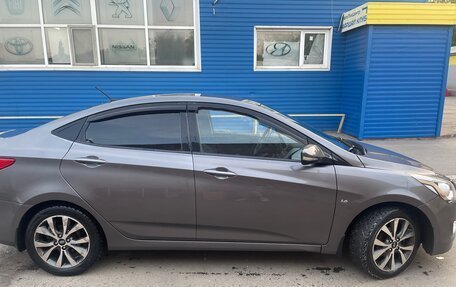 Hyundai Solaris II рестайлинг, 2015 год, 920 000 рублей, 4 фотография