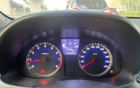 Hyundai Solaris II рестайлинг, 2015 год, 920 000 рублей, 9 фотография