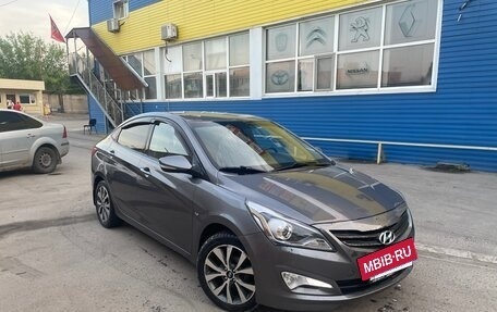 Hyundai Solaris II рестайлинг, 2015 год, 920 000 рублей, 3 фотография