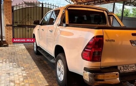Toyota Hilux VIII, 2021 год, 4 950 000 рублей, 7 фотография