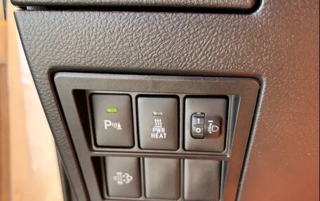 Toyota Hilux VIII, 2021 год, 4 950 000 рублей, 16 фотография