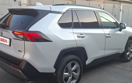 Toyota RAV4, 2021 год, 3 400 000 рублей, 4 фотография