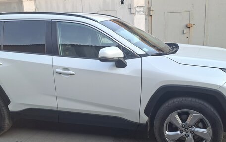Toyota RAV4, 2021 год, 3 400 000 рублей, 3 фотография