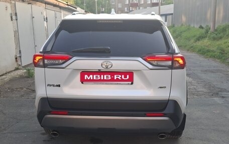 Toyota RAV4, 2021 год, 3 400 000 рублей, 5 фотография