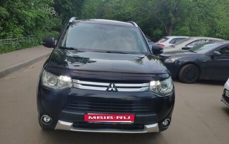 Mitsubishi Outlander III рестайлинг 3, 2014 год, 1 500 000 рублей, 7 фотография