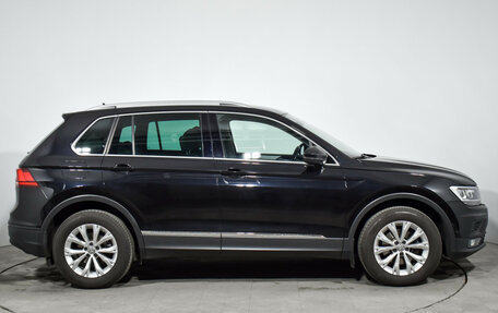 Volkswagen Tiguan II, 2018 год, 1 899 000 рублей, 4 фотография