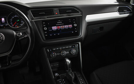 Volkswagen Tiguan II, 2018 год, 1 899 000 рублей, 21 фотография