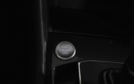 Volkswagen Tiguan II, 2018 год, 1 899 000 рублей, 18 фотография
