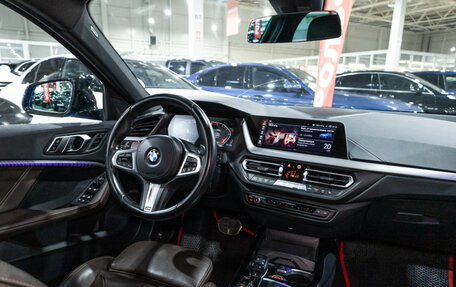 BMW 1 серия, 2020 год, 2 850 000 рублей, 17 фотография