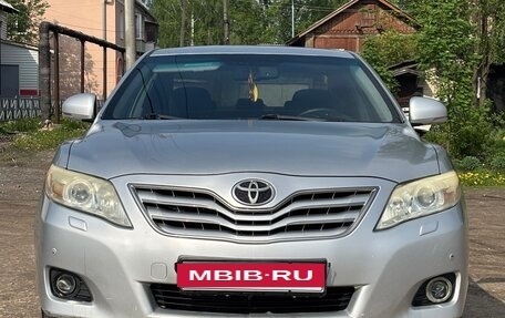 Toyota Camry, 2010 год, 900 000 рублей, 6 фотография