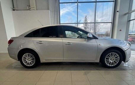 Chevrolet Cruze II, 2010 год, 397 660 рублей, 4 фотография